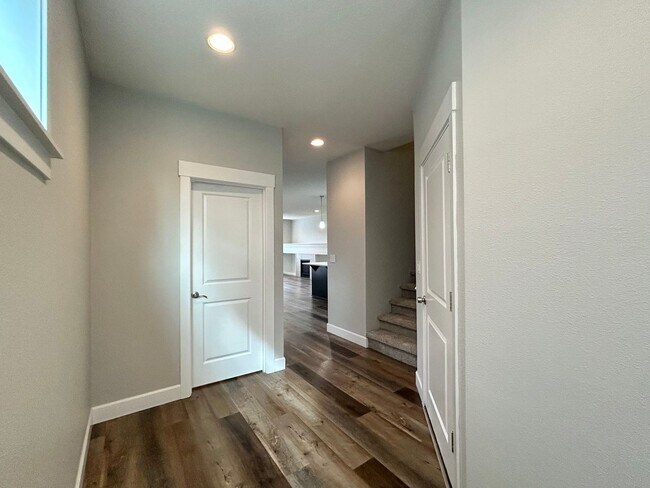 113 NE 30th Ave