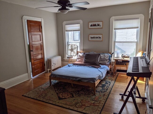 Master Bedroom - 1524 Fremont Ave N
