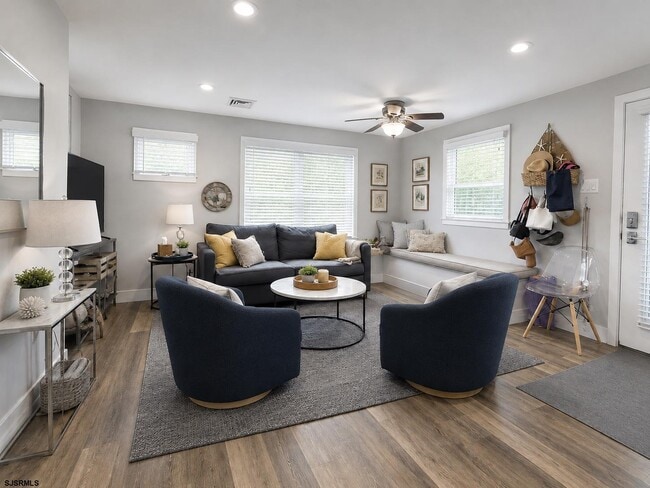 Photo - 102 N Essex Ave