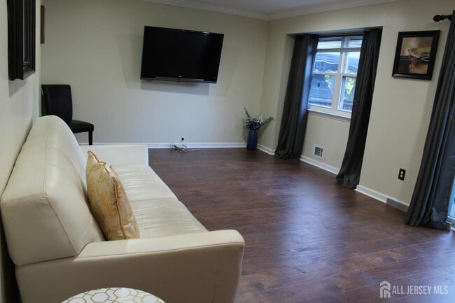 Photo - 707 Merrywood Dr