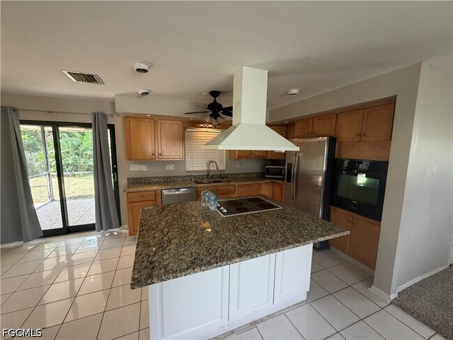 Photo - 18540 Tampa Rd