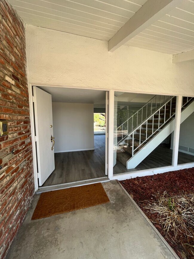 Photo - 4 Bed 3 Bath in Del Cerro