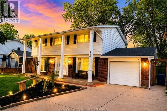 Photo - 2688 Jamaica Crescent