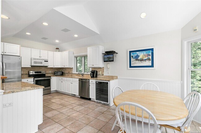 43 Bridle Path
