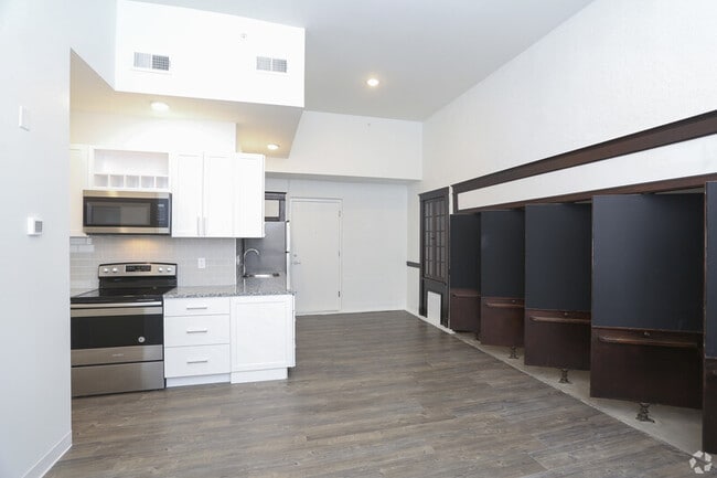 Photo - 801 N Broadway St Unidad 101