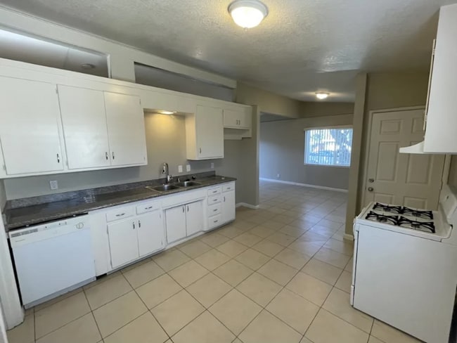 Photo - 12 Bryan Ave