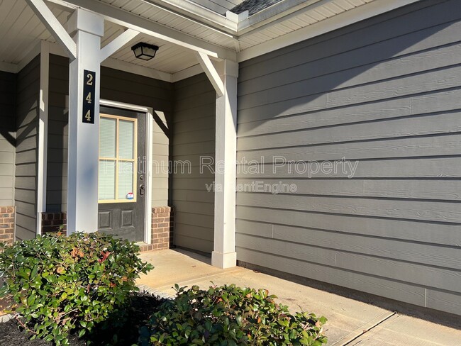 Photo - 244 Stonecreek Bnd