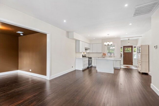 Photo - 603 Crockett St