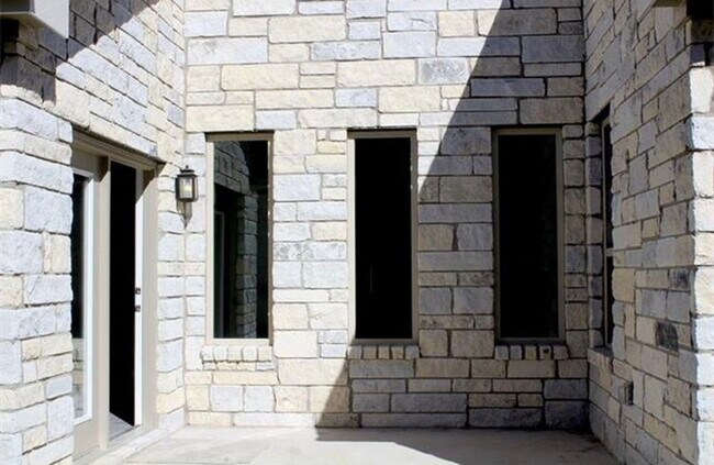 Photo - 224 Cherokee Rose Cir