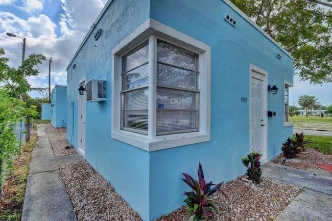 Photo - 3000 Broadway Ave