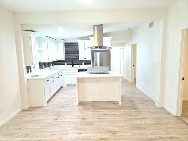 Photo - 1308 N 6th St