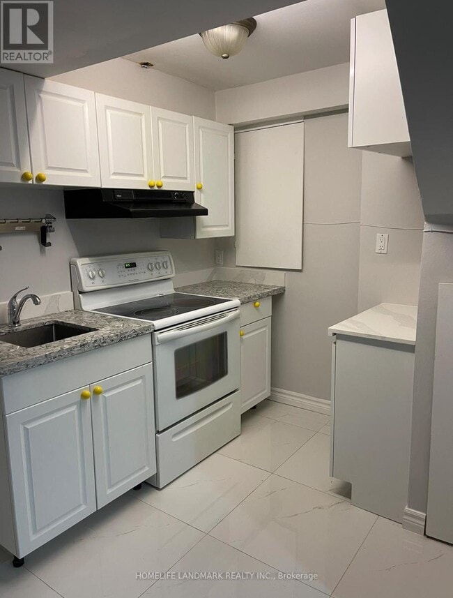 Photo - 422 Church St S