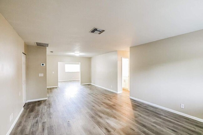 Photo - 6730 NW 28th Way