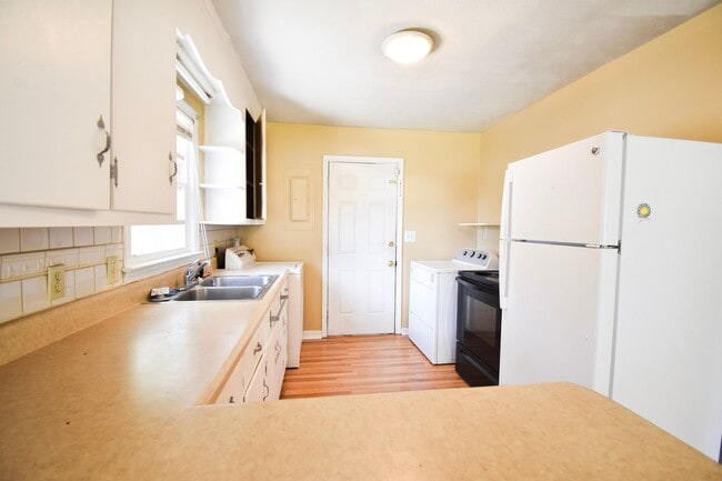 Photo - Coming Soon! 3 Bedroom 1 Bathroom - Pets Considered