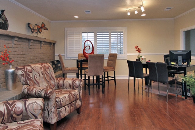 Royal Ridge Apartments