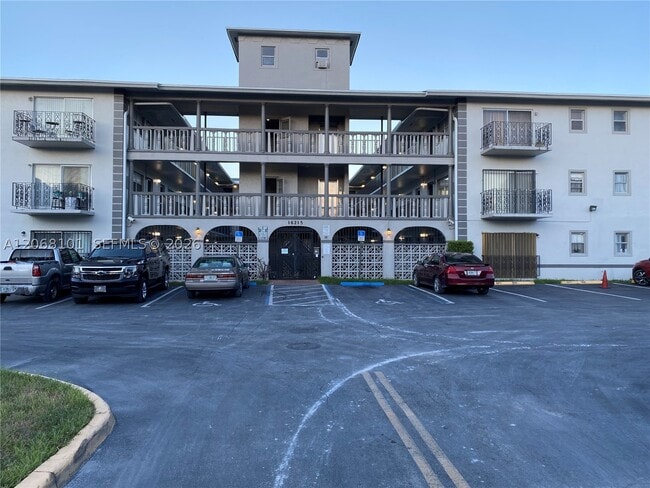 Building Photo - 16215 NE 18th Ct Unit 211