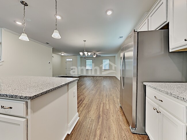 Photo - 315 Lakeside Blvd