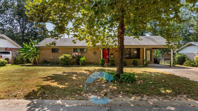 Photo - 2417 Meadow Dr