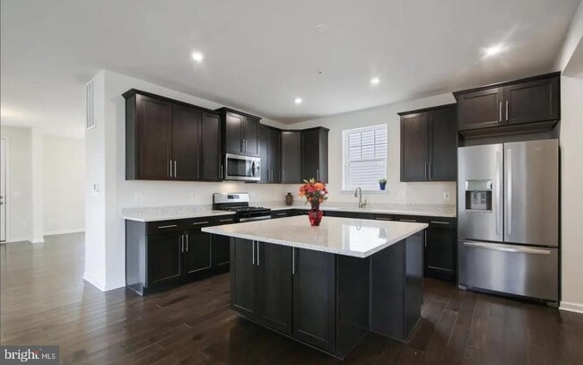 Photo - 1113 Saxton Dr