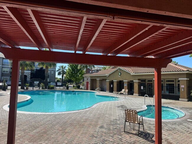 Photo - ***Gated community*** Spacious 2-bedroom, 2-bathroom condo in Antelope Unidad 332