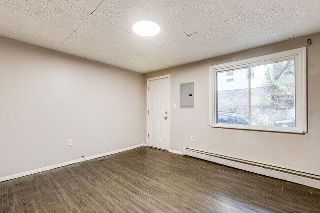 Photo - 2675 S 18th St Unidad Apt 2 (Top)