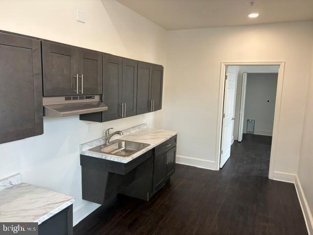 Building Photo - 200 S Duke St Unit 1