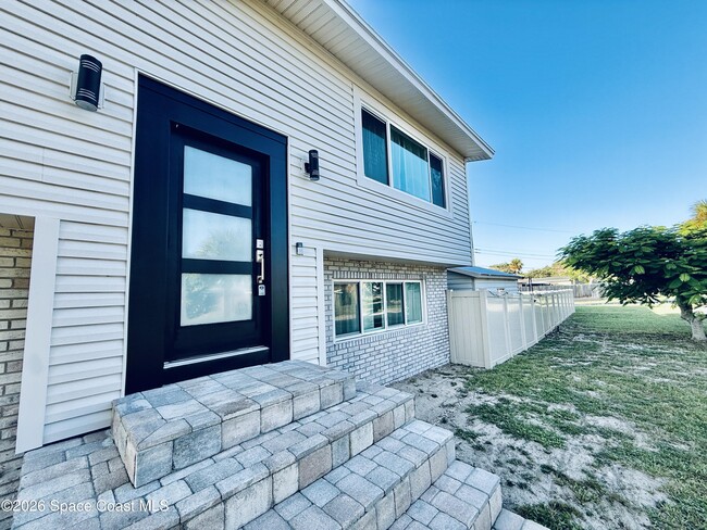 Photo - 279 Marion St