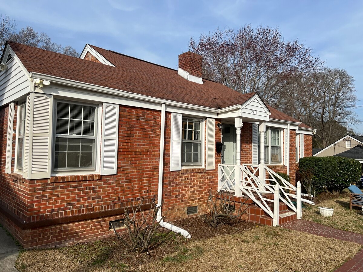 Photo - 2119 Tudor Pl