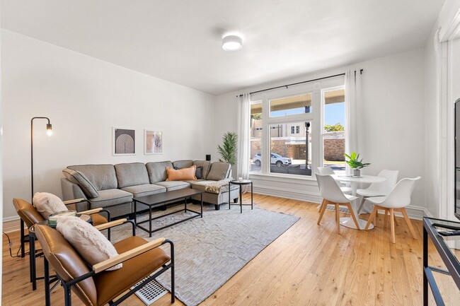 Photo - 1032 W Washington Blvd Unit 1032 W Washington Blvd-  1