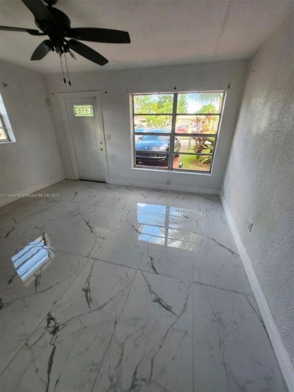 Photo - 1420 N 70th Ave