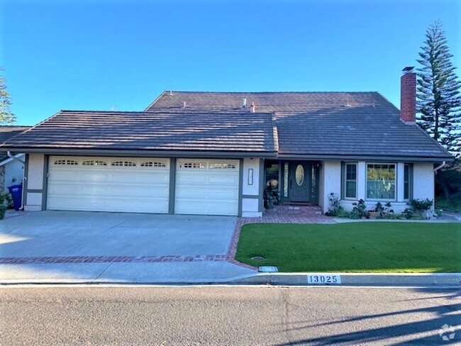 Building Photo - Gorgeous Vineland Home