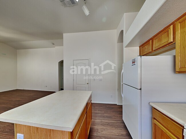 Photo - 16213 W Latham St
