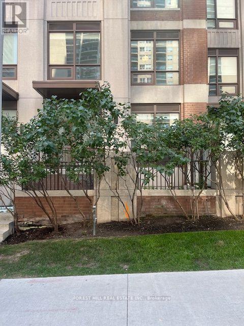 Photo - 310 Tweedsmuir Ave