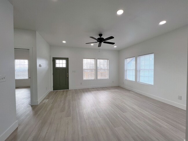 Photo - LOCATED IN HISTORIC PARKRIDGE!!