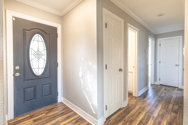 Photo - 6720 Lancaster Dr