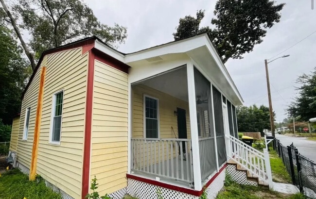 Photo - 2021 Hudson St