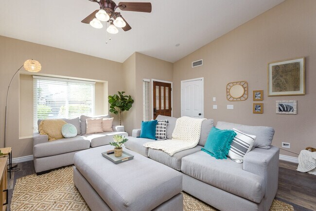 Photo - 650 W Palo Verde St Unit SI ID1540147P
