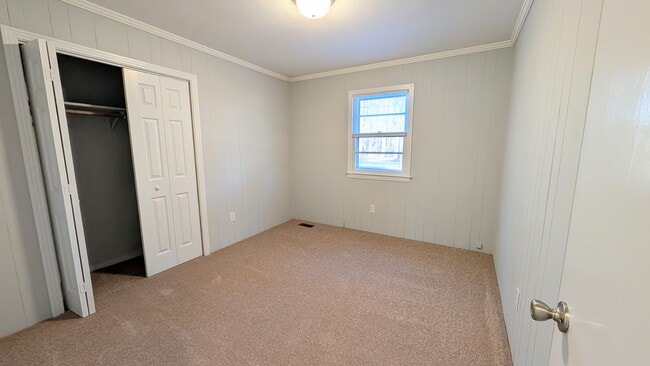Guest Bedroom 1 - 904 Clearwater Dr