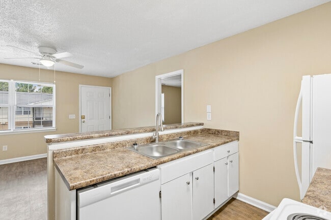 Renovated - 2BR, 2BA - 880SF - Kitchen