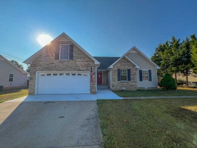 Building Photo - Beautiful Single-Family Home! Bonus Room, ...