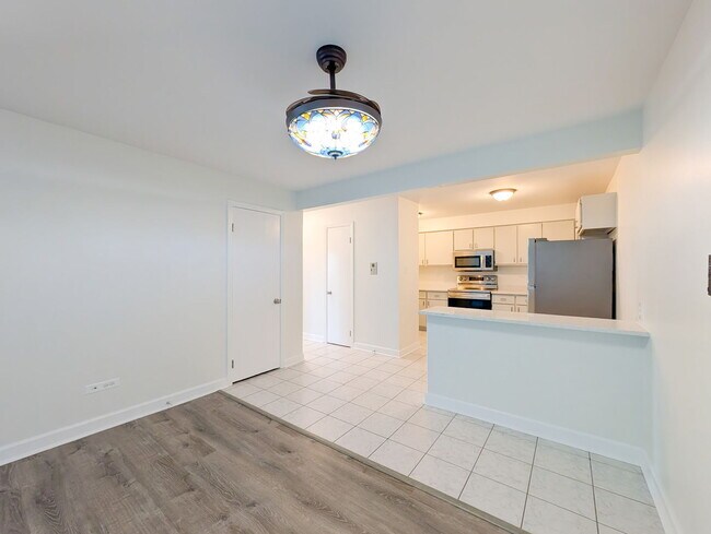 Photo - 483 N Larch Ave Unit 204W