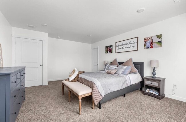 Photo - 1116 E Waterway Ln