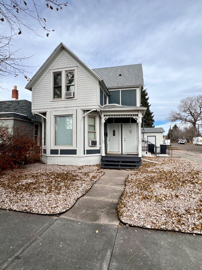 Building Photo - Renovated Short Term Rental! Unit A