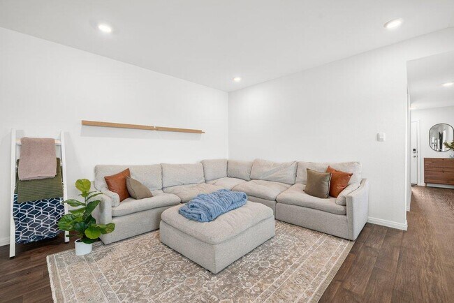 Photo - 151 Galanthus Ct