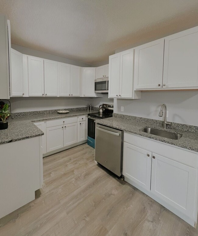 Photo - Beautifully Renovated 3-Bedroom Single Family Home