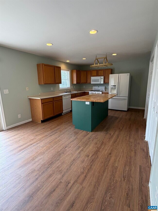 Photo - 1720 Daybreak Ln