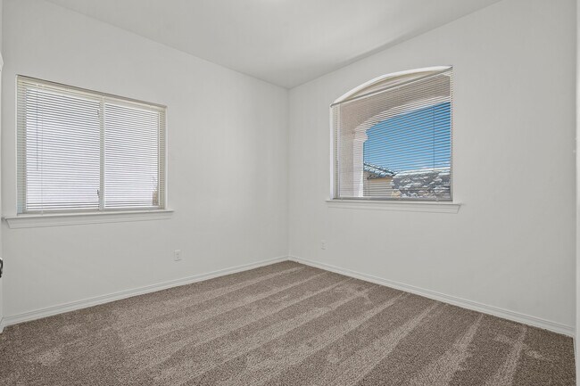 Photo - 245 Hunstanton St House