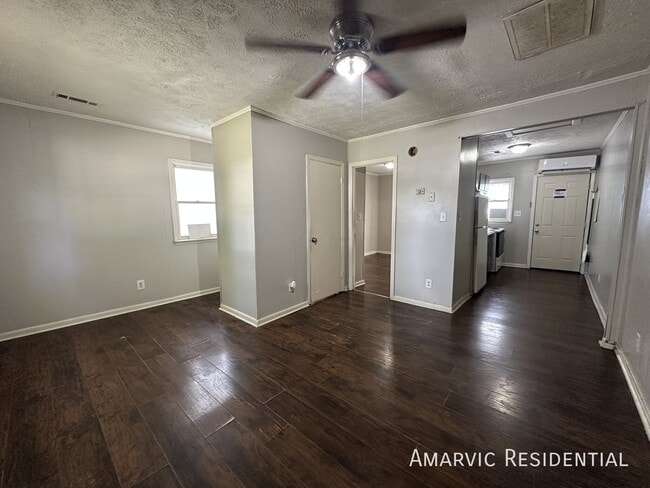 Photo - 717 Bullock St