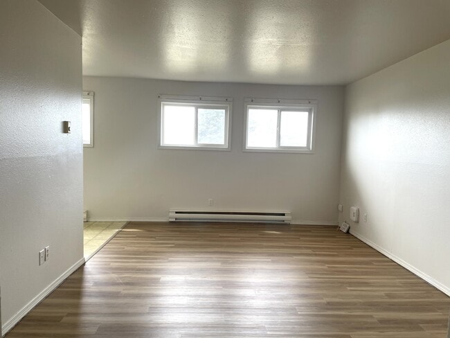 Building Photo - 8920-8986 86 St Unit 107