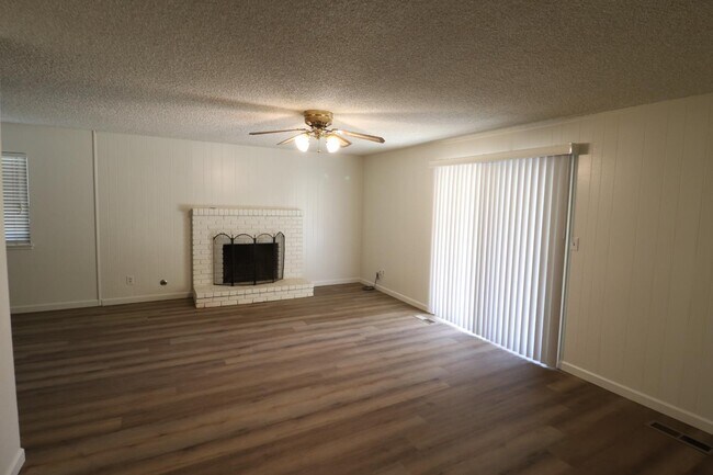Photo - 6347 N Laureen Ave
